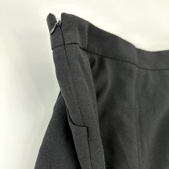 TOBI Black Scalloped Dress Shorts Side Zip Size Small - Picture 5 of 8
